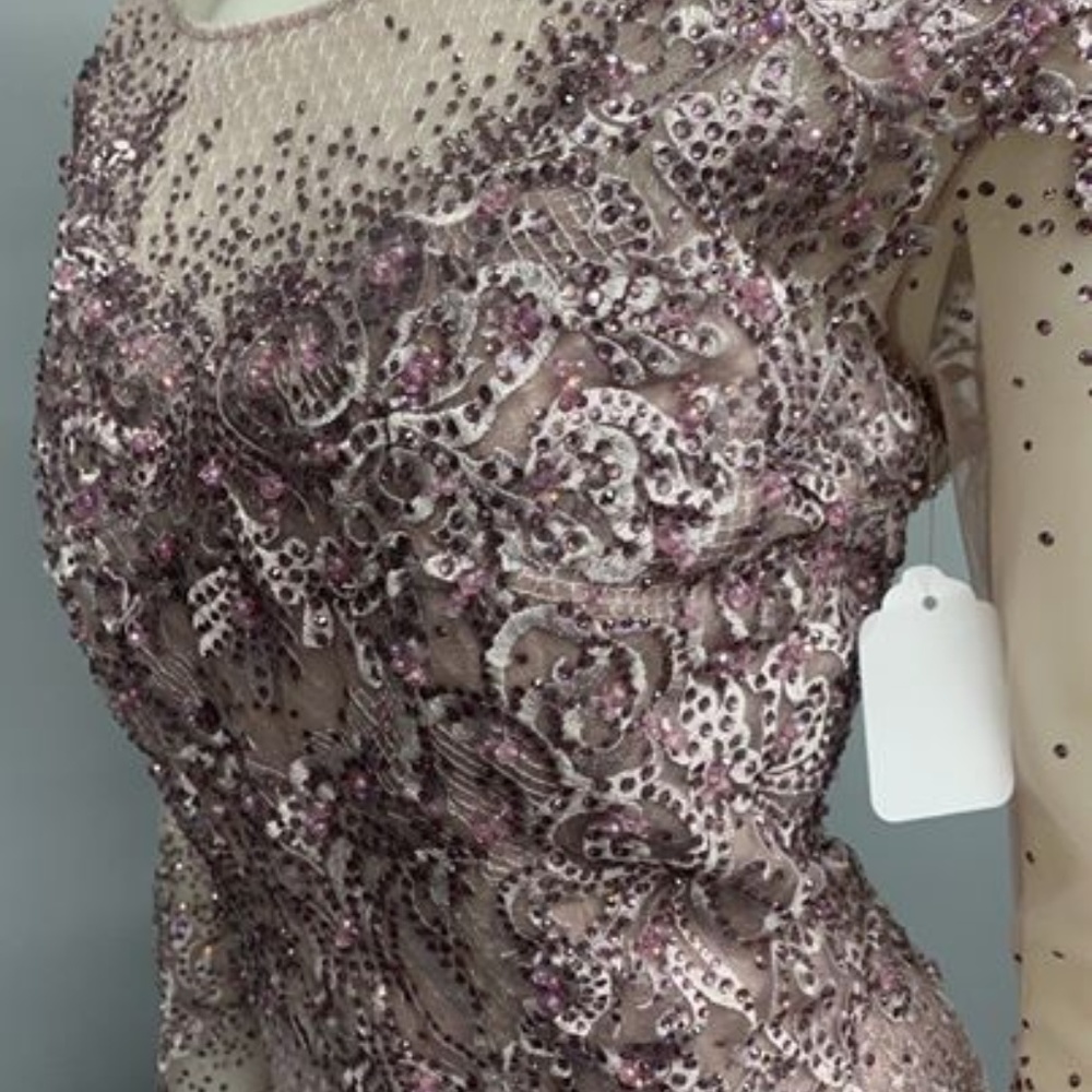 Dress - Picture 2 of 2